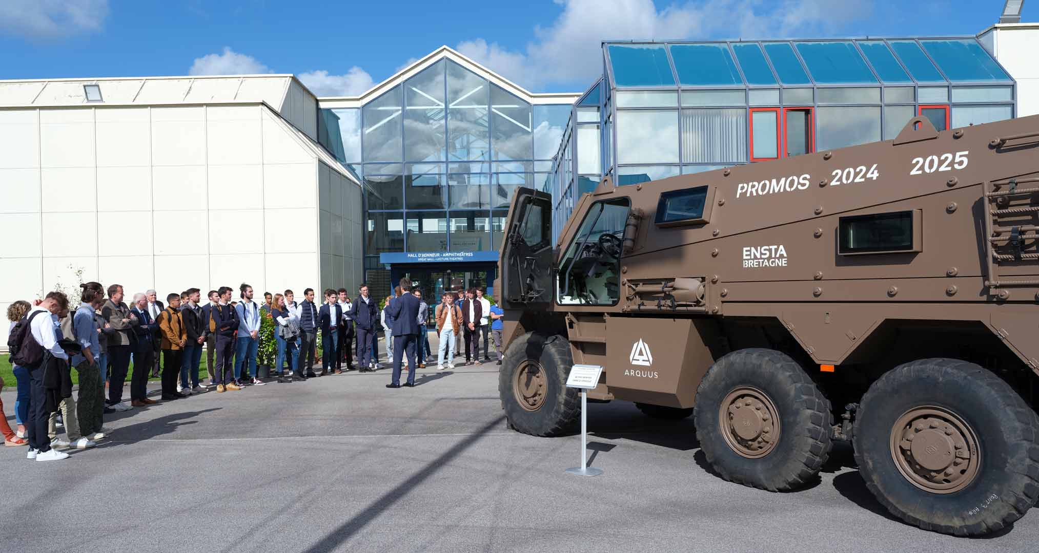 ENSTA Bretagne : présentation du véhicule prototype du Griffon développé par Arquus