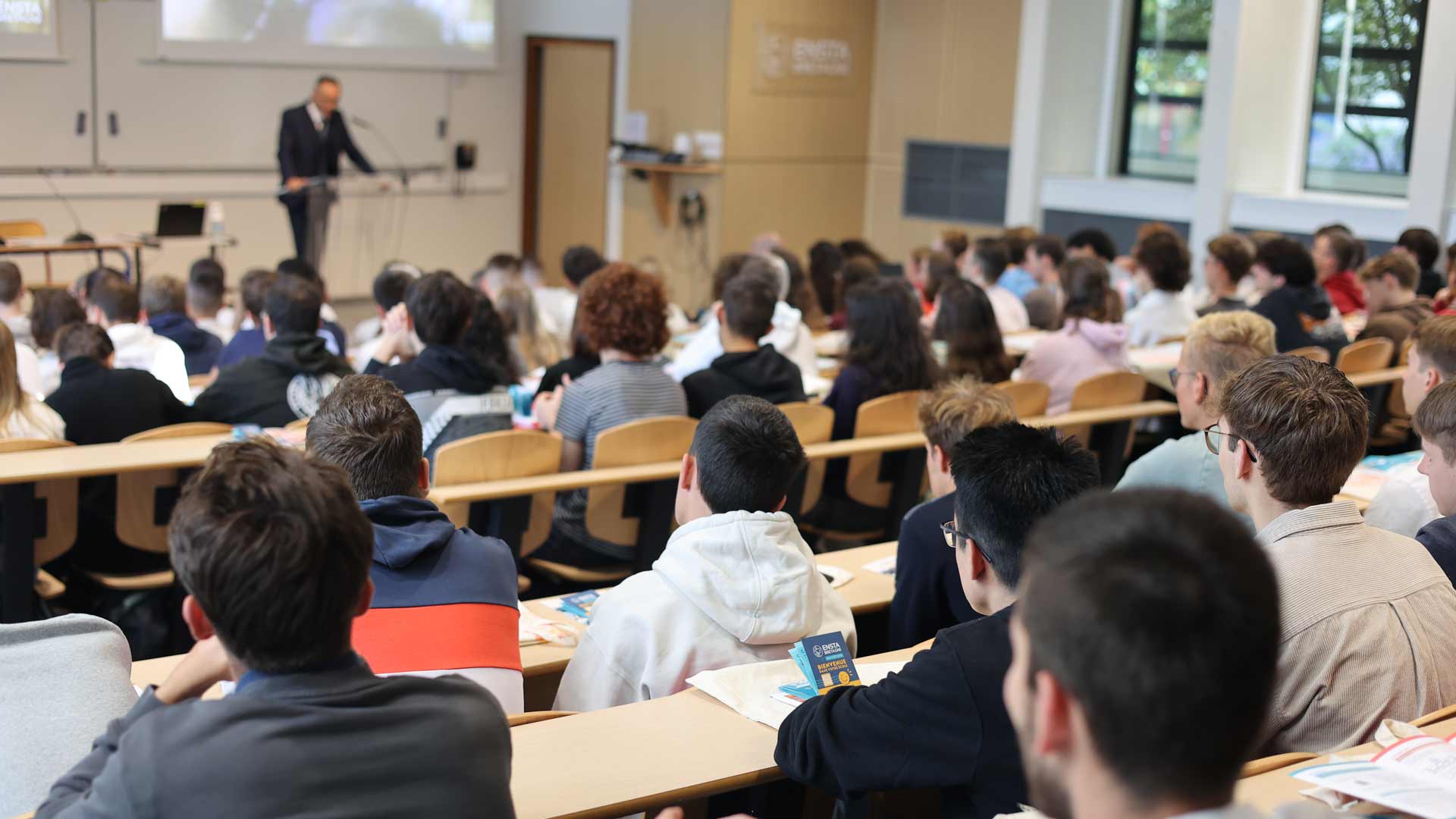 ENSTA Bretagne : amphi de rentrée pour les élèves-ingénieurs de 1ère année