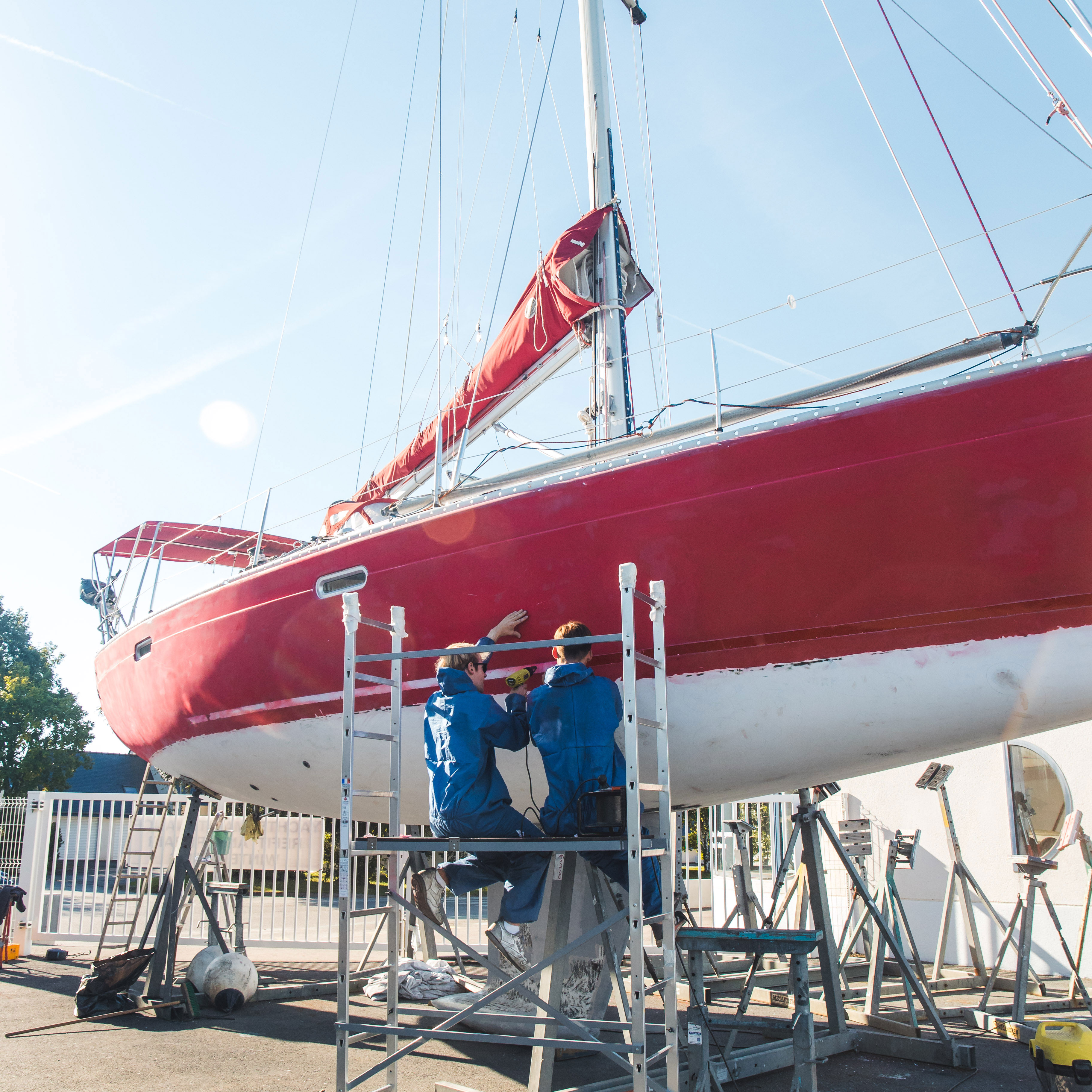 Plusieurs réparations sont à effectuer sur le bateau