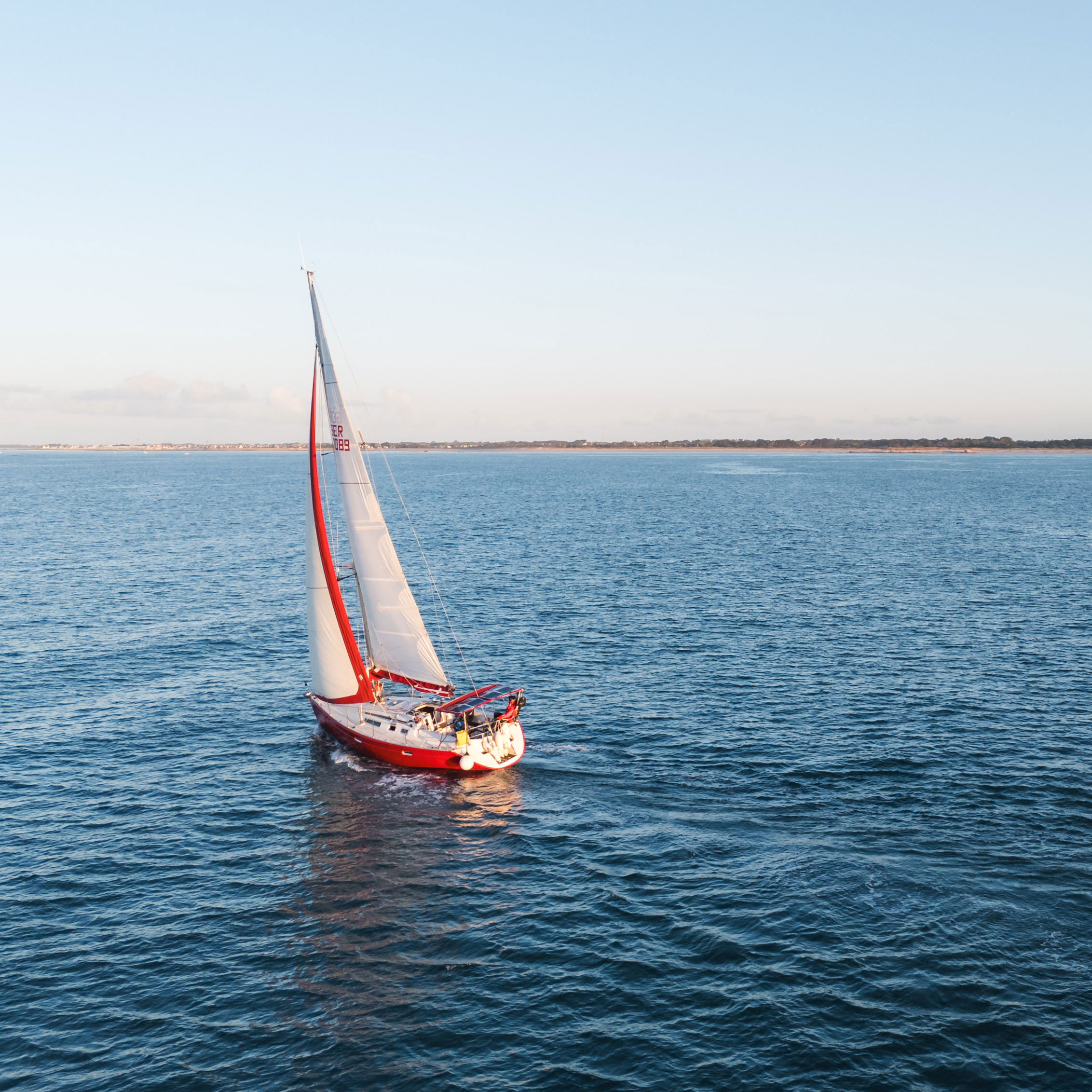 Le bateau Ti Zef Sails drone 