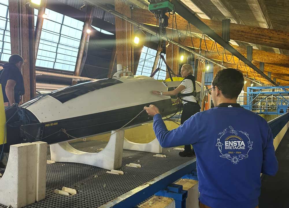 Test de l'aviron océanique au bassin d'essai d'Ifremer