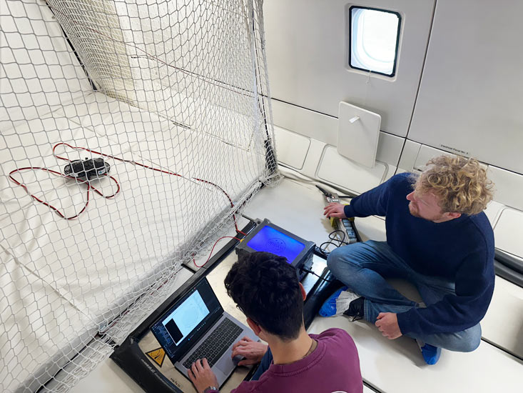 Installation du drone DREAM à bord de l'Airbus 0G