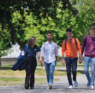 ENSTA Bretagne : groupe d'étudiants dans Brest